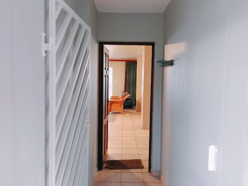 Apartment For Sale in Ramsgate, Margate, KwaZulu Natal - Photo 5
