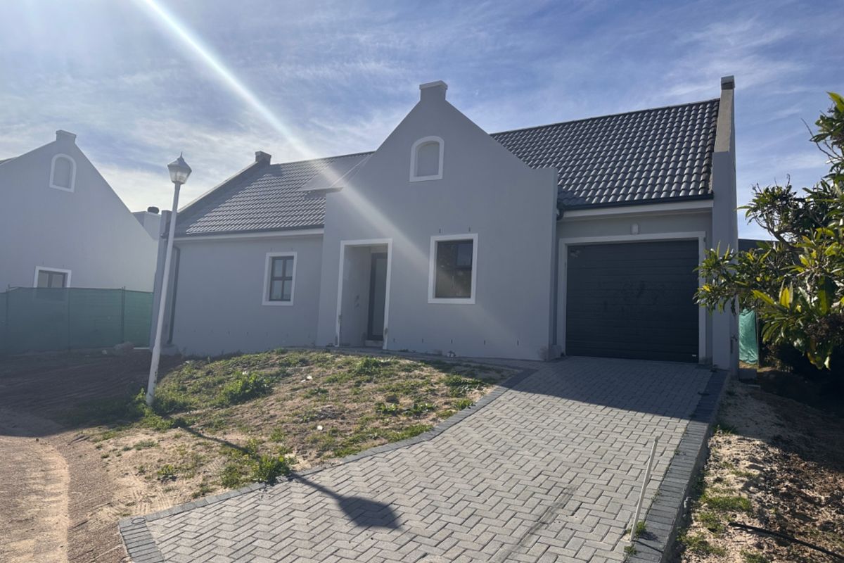 House For Sale in Zevenwacht Retirement Village, Kuils River - Photo 2