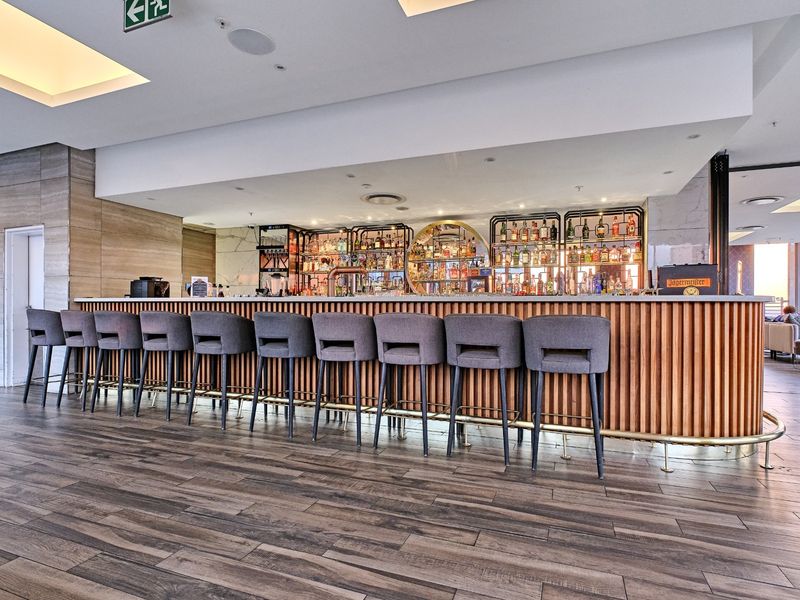 498m2 Commercial Space With Spectacular Sunset Views - Photo 10
