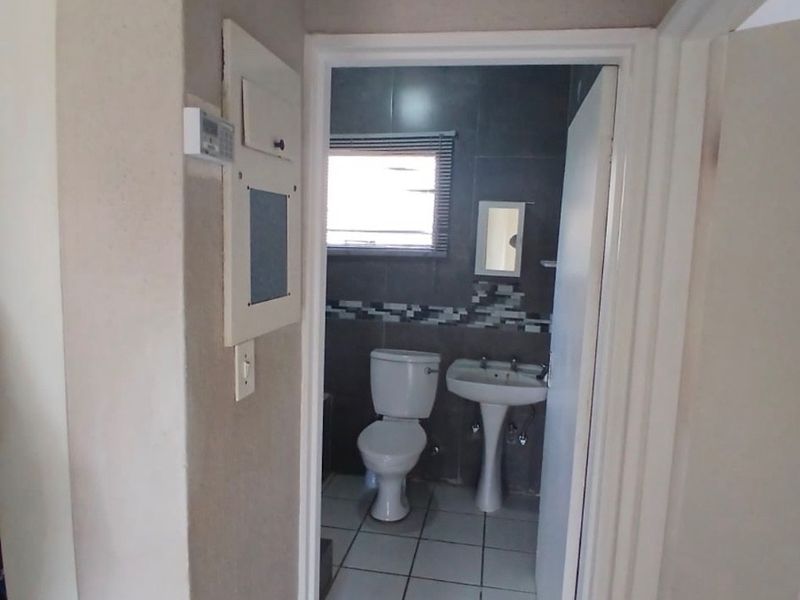Apartment To Rent in West Acres, Nelspruit - Photo 5
