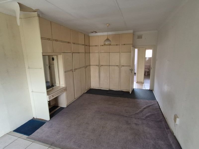 Investment property For Sale in Bluff, Durban, KwaZulu Natal - Photo 6