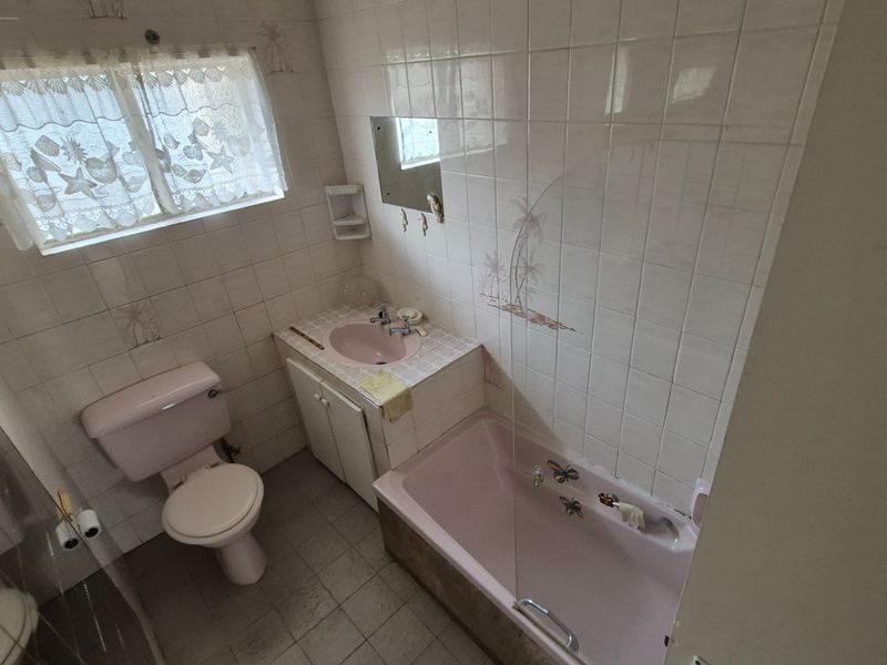 Investment property For Sale in Bluff, Durban, KwaZulu Natal - Photo 5