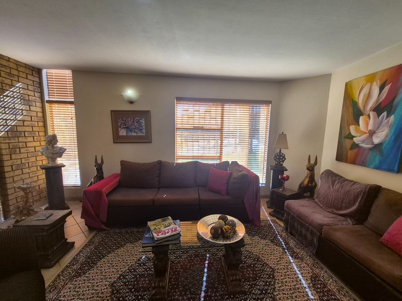 4 Bedroom House For Sale in Erasmuskloof Pretoria Gauteng - Photo 8