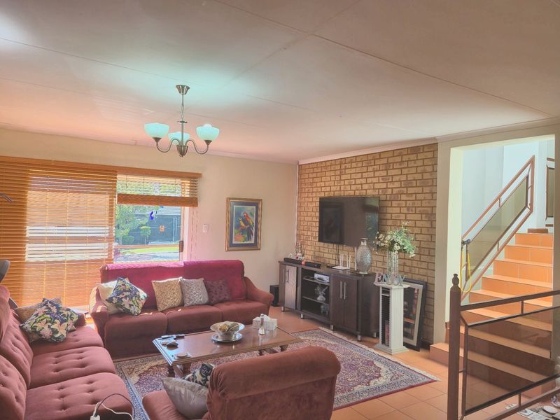 4 Bedroom House For Sale in Erasmuskloof Pretoria Gauteng - Photo 6