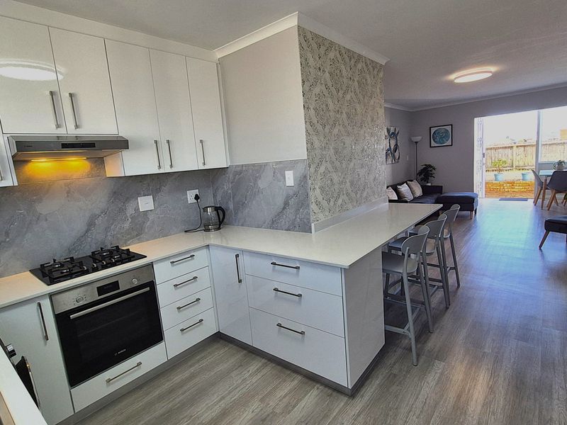 Totally Refurbished 2 bed Appartment - Photo 3