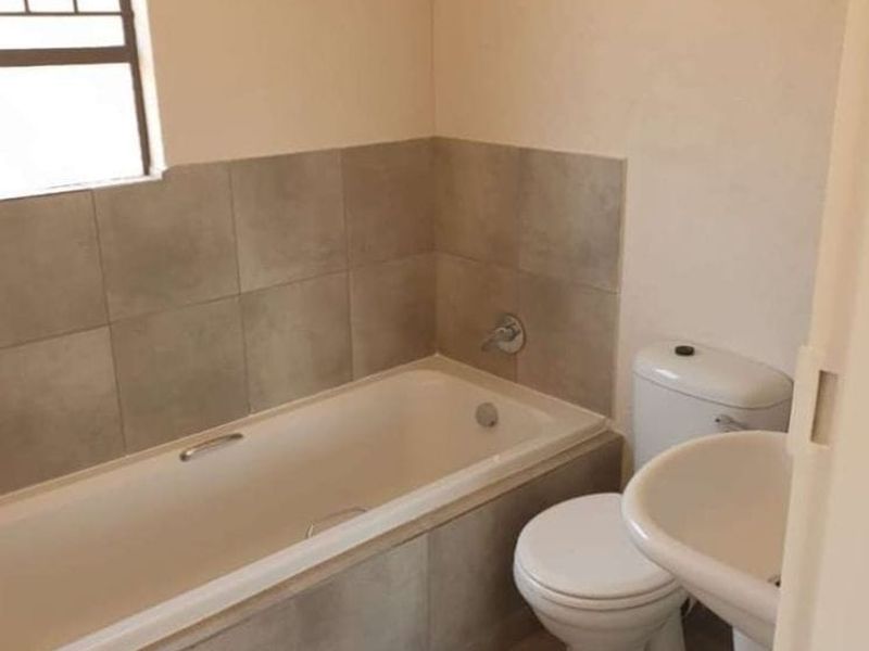 House For Sale in Windmill Park, Boksburg - Photo 4