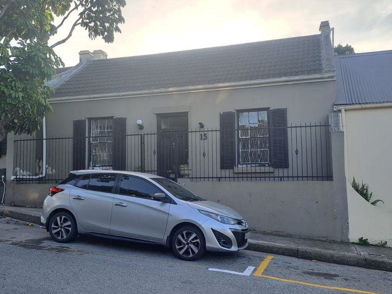 House For Sale in Port Elizabeth Central, Port Elizabeth - Photo 1