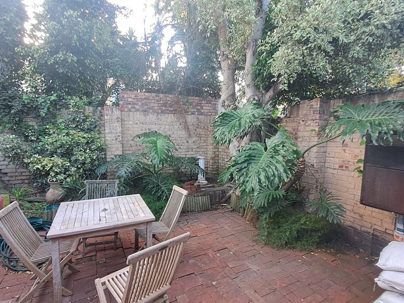 House For Sale in Port Elizabeth Central, Port Elizabeth - Photo 2