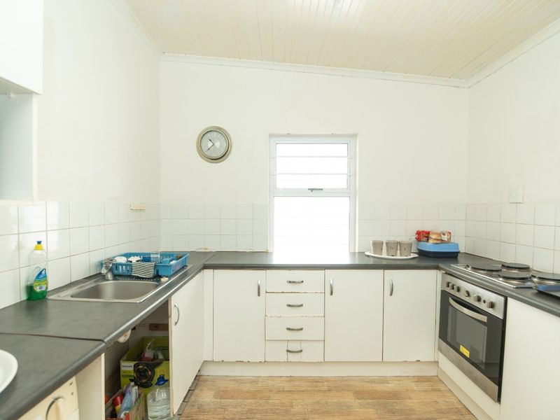 House For Sale in Port Elizabeth Central, Port Elizabeth - Photo 3