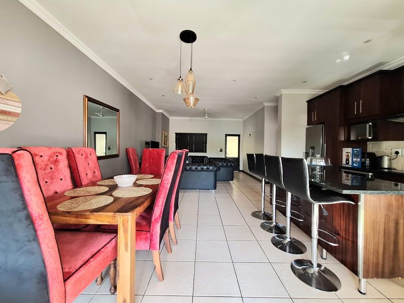 3 Bedroom Apartment with Double Garage in Hilltop Private Estate - Photo 6