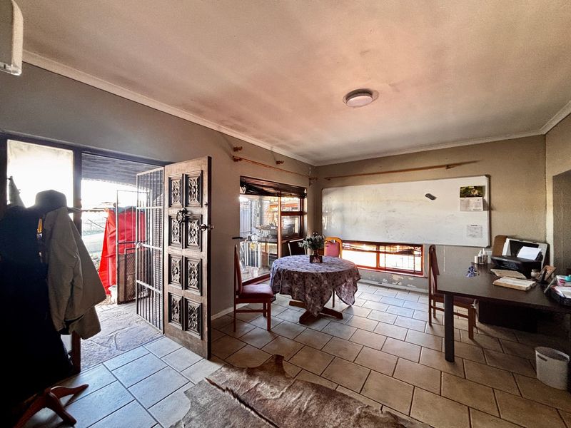 Spacious Family Home with Versatile Living in Bonnie Brook - Photo 8