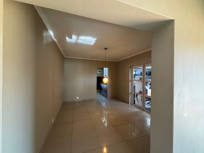 Modern open plan House To Rent in Welgelegen 2, Welgelegen, Parow - Photo 3