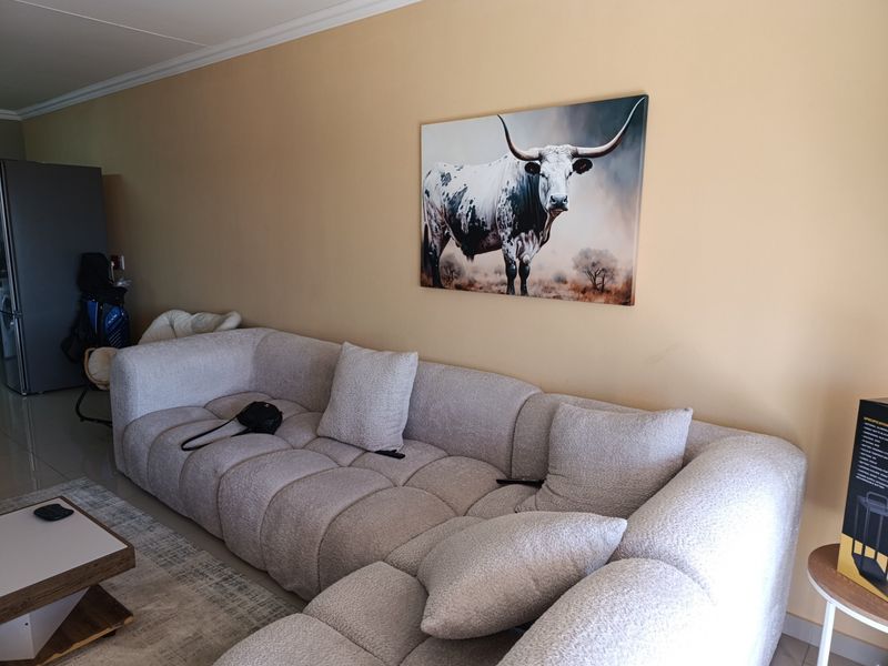 Stunning Penthouse 2 Bed 2 Bath Apartment For Sale in Winchester Hills, Johannesburg - Photo 1