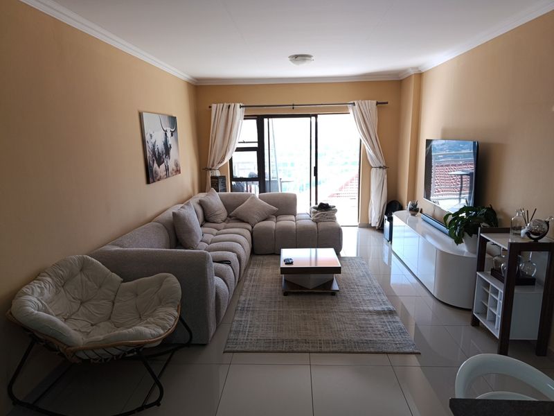 Stunning Penthouse 2 Bed 2 Bath Apartment For Sale in Winchester Hills, Johannesburg - Photo 5