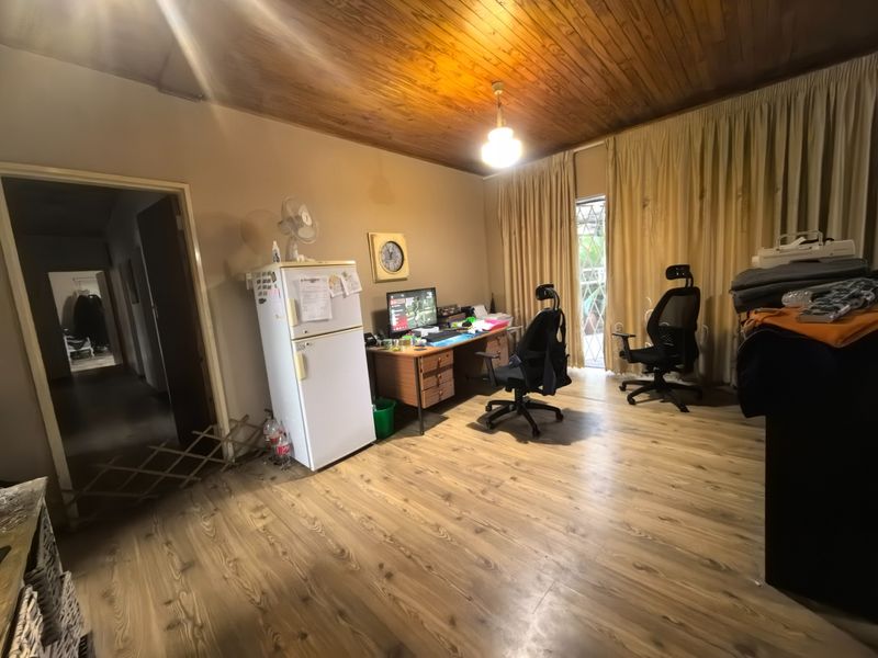 Spacious 3-Bedroom Family Home in Schuinshoogte - Photo 10