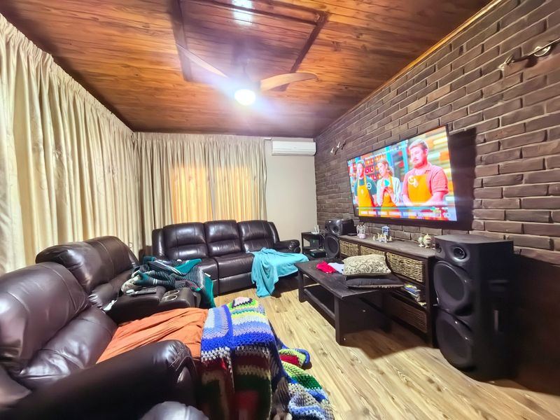 Spacious 3-Bedroom Family Home in Schuinshoogte - Photo 9