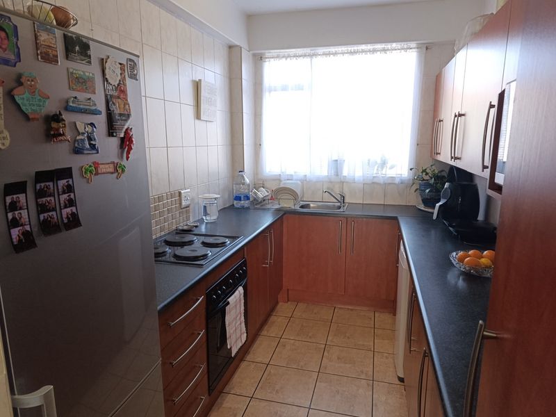 Expansive Exclusive Once in a Lifetime Opportunity 1 Bed Apartment For Sale in Florida, Roodepoort - Photo 6