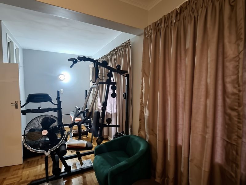 Apartment For Sale in Humewood, Port Elizabeth - Photo 4