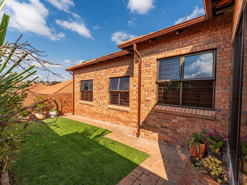 3 Bedroom Freestanding Townhouse For Sale in North Riding, Randburg - Photo 9