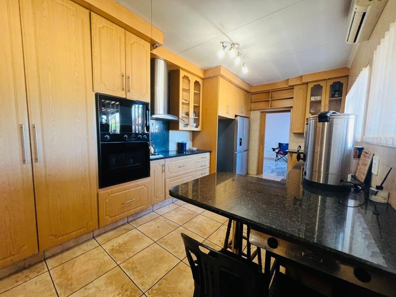 House For Sale in Vanderbijlpark SE 2, Vanderbijlpark SE, Vanderbijlpark - Photo 4