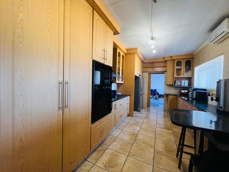 House For Sale in Vanderbijlpark SE 2, Vanderbijlpark SE, Vanderbijlpark - Photo 3