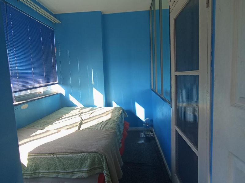 1.5 Bedroom Apartment For Sale - North Beach - Photo 8