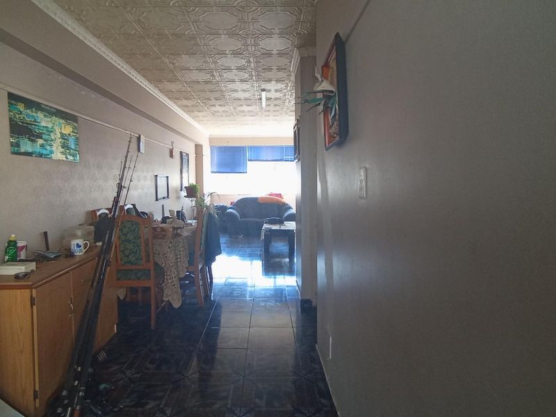 1.5 Bedroom Apartment For Sale - North Beach - Photo 6