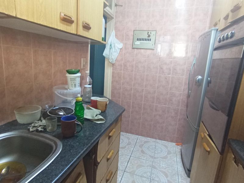 1.5 Bedroom Apartment For Sale - North Beach - Photo 4