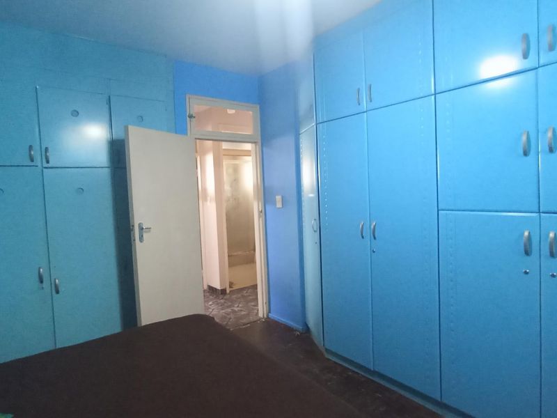 1.5 Bedroom Apartment For Sale - North Beach - Photo 10