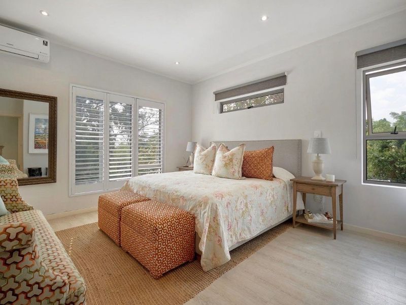 Sophisticated Penthouse Living in the heart of Bryanston - Photo 9