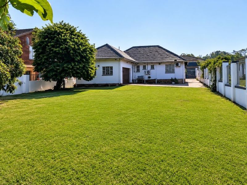 A Magnificent 3 Bedroom Freestanding House for Sale in Ottawa Verulam - Photo 2