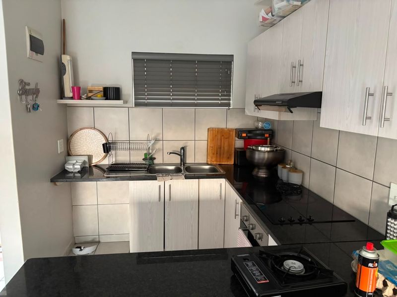 Two bedroom modern Apartment For Sale in Glenwood, Durban, KwaZulu Natal - Photo 9