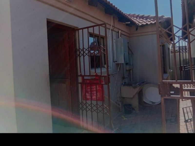 1 Bedroom fully furnished Apartment To Rent in Soshanguve Block G G - Photo 4