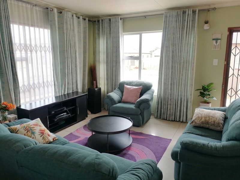 Immaculate 3 Bedroom 2 Bathroom once in a lifetime Home For Sale in Riverlea, Johannesburg - Photo 1