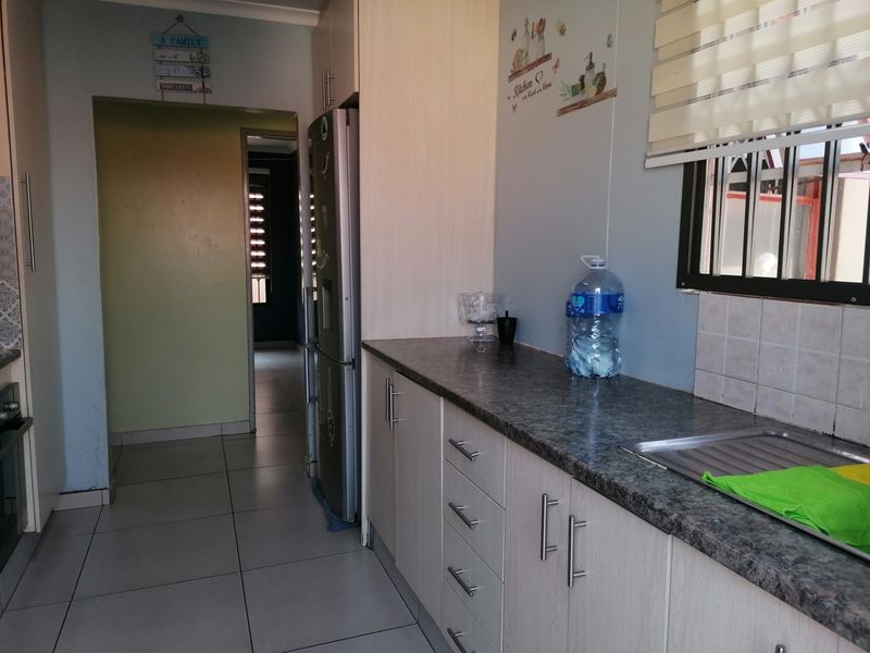 Immaculate 3 Bedroom 2 Bathroom once in a lifetime Home For Sale in Riverlea, Johannesburg - Photo 2