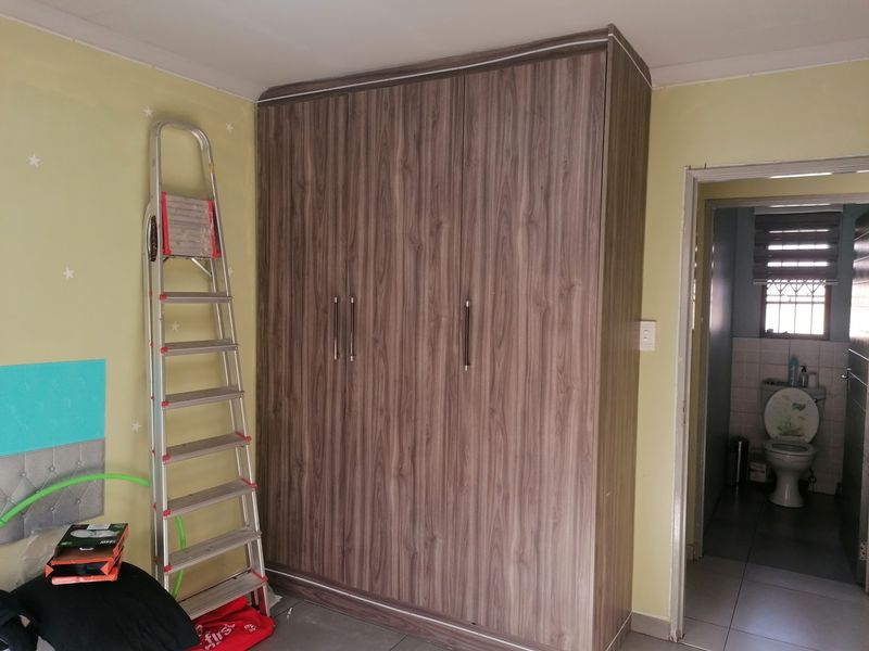 Immaculate 3 Bedroom 2 Bathroom once in a lifetime Home For Sale in Riverlea, Johannesburg - Photo 7