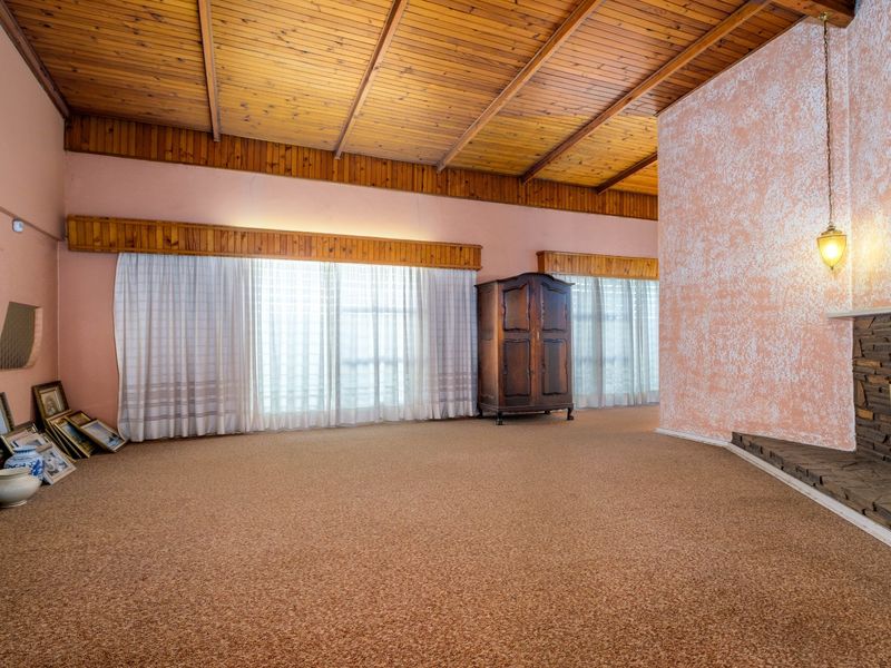 4 House For Sale in Silverfields, Krugersdorp - Photo 5