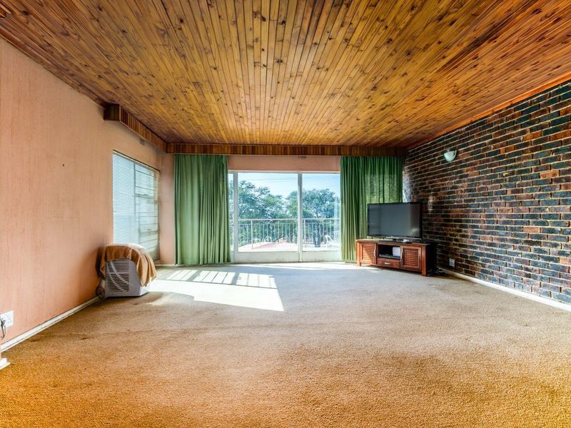 4 House For Sale in Silverfields, Krugersdorp - Photo 3