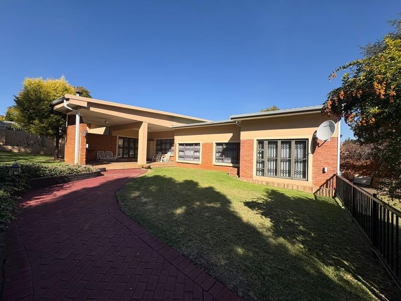 House For Sale in Signal Hill, Newcastle, KwaZulu Natal - Photo 7