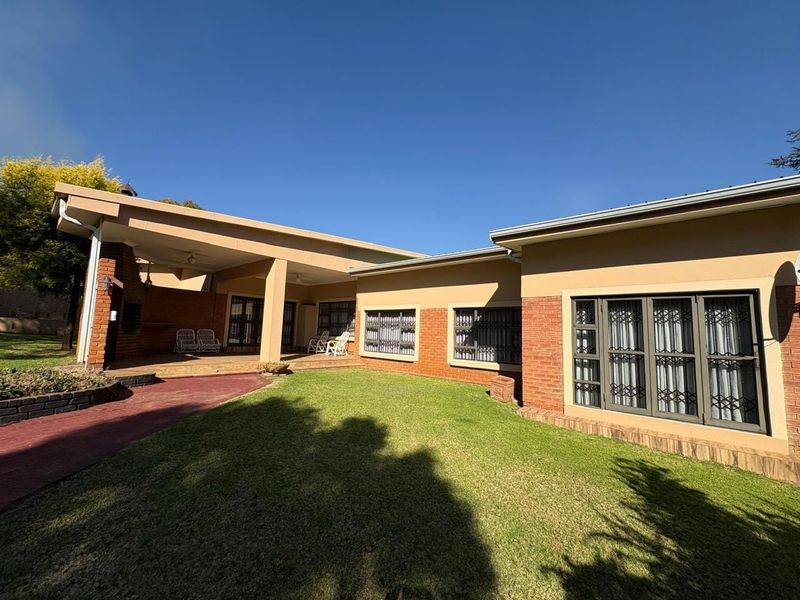 House For Sale in Signal Hill, Newcastle, KwaZulu Natal - Photo 6