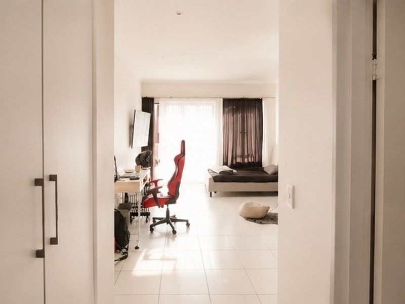Modern Studio Apartment with Balcony in Montego - Photo 3