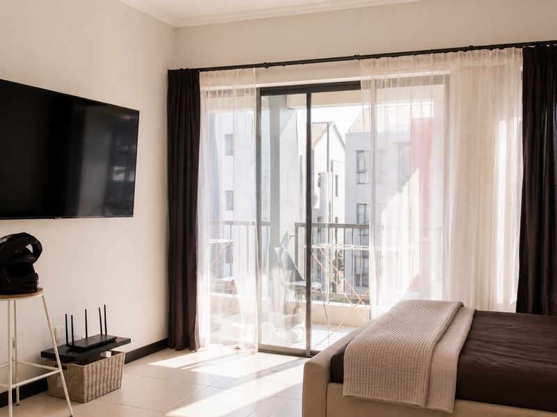 Modern Studio Apartment with Balcony in Montego - Photo 7