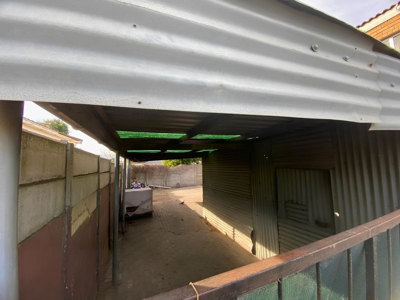 House For Sale in Hillcrest Heights Blue Downs Western Cape - Photo 8