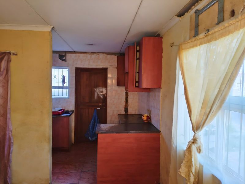 House For Sale in Hillcrest Heights Blue Downs Western Cape - Photo 4