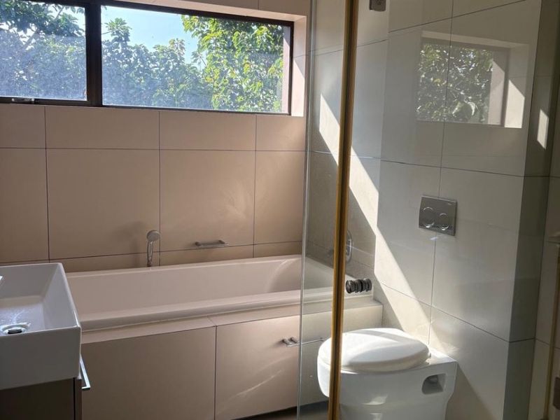 Modern 3 bedroom Duplex To Rent in Zimbali Estate, Ballito, KwaZulu Natal - Photo 10