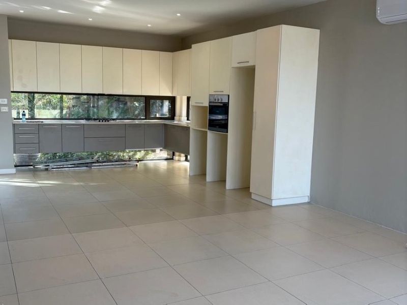 Modern 3 bedroom Duplex To Rent in Zimbali Estate, Ballito, KwaZulu Natal - Photo 3