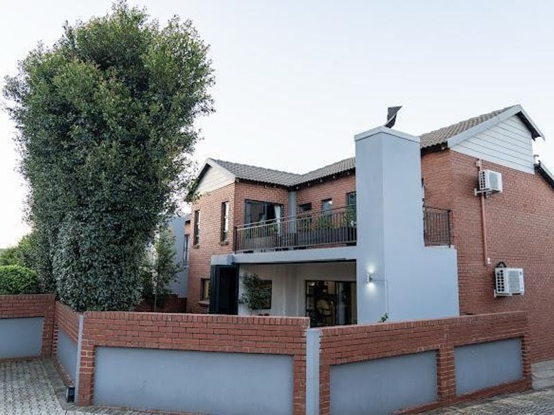 Townhouse For Sale in Ruimsig, Roodepoort - Photo 10