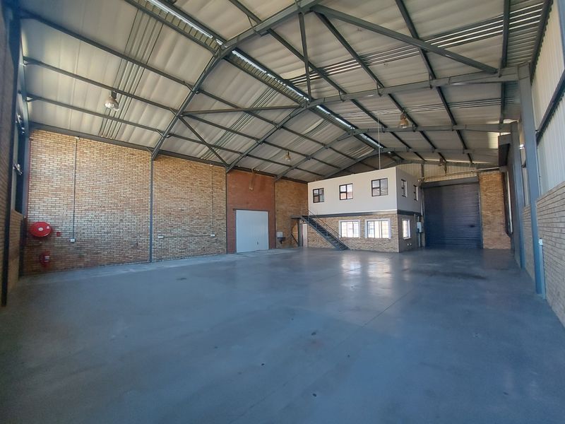 Warehouse For Rent in Roodepoort, Johannesburg - Photo 3