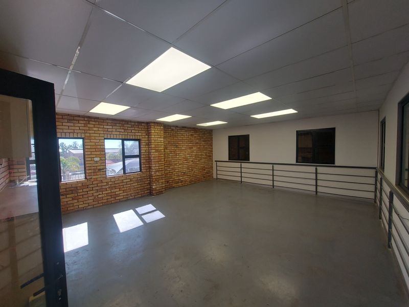 Warehouse For Rent in Roodepoort, Johannesburg - Photo 8