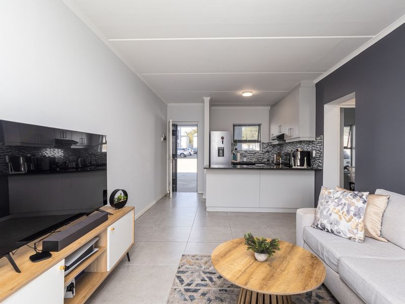 Modern Ground Floor Apartment with garden - Photo 4